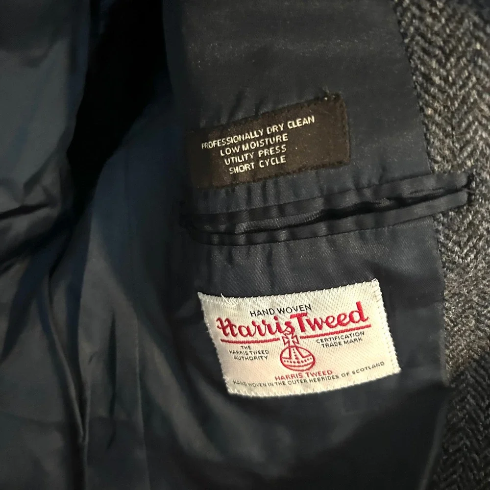 JoS. A. Bank Men's Grey‎ and Black Harris Tweed Wool Sport Coat in Size 42 L